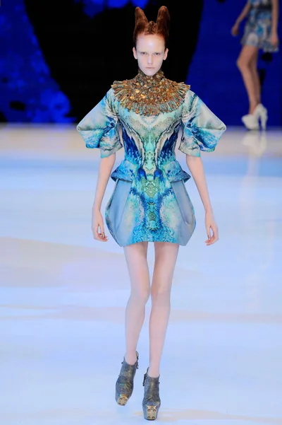 Look 24